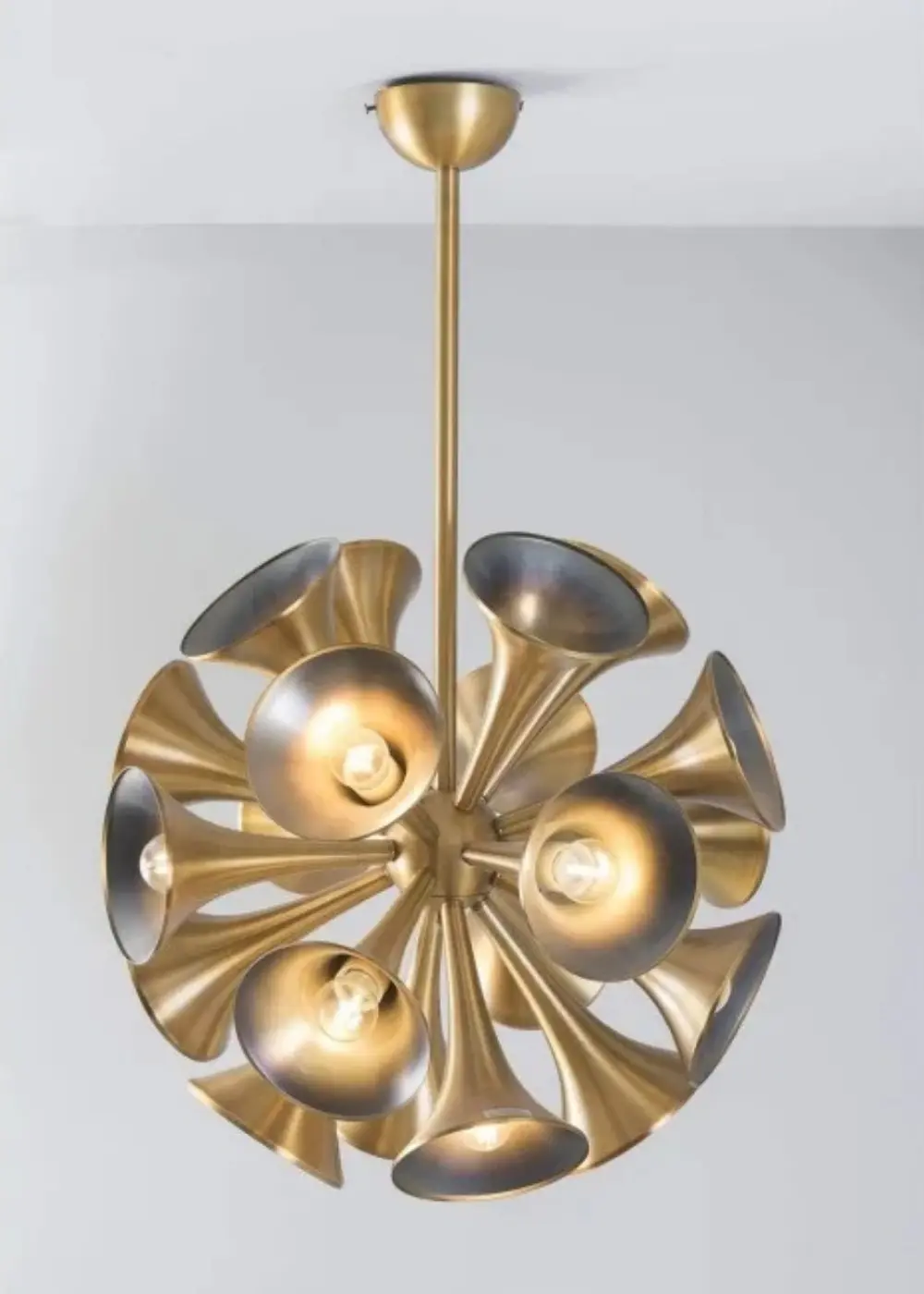 Aurora Brass 20'li Sarkıt Avize | Heykelsi Modern Tasarım Aydınlatma