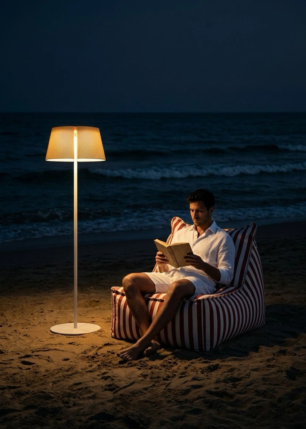 Olii Solar Outdoor Floor Lamp | Bahçe Ve Teras İçin Güneş Enerjili Aydınlatma