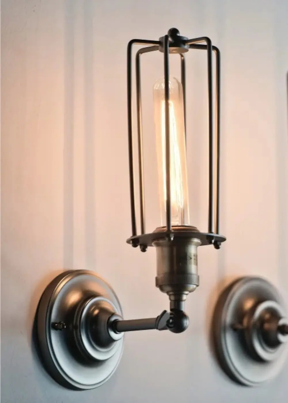 Endüstriyel Duvar Apliği | Kafes Tasarımlı Metal Gövde