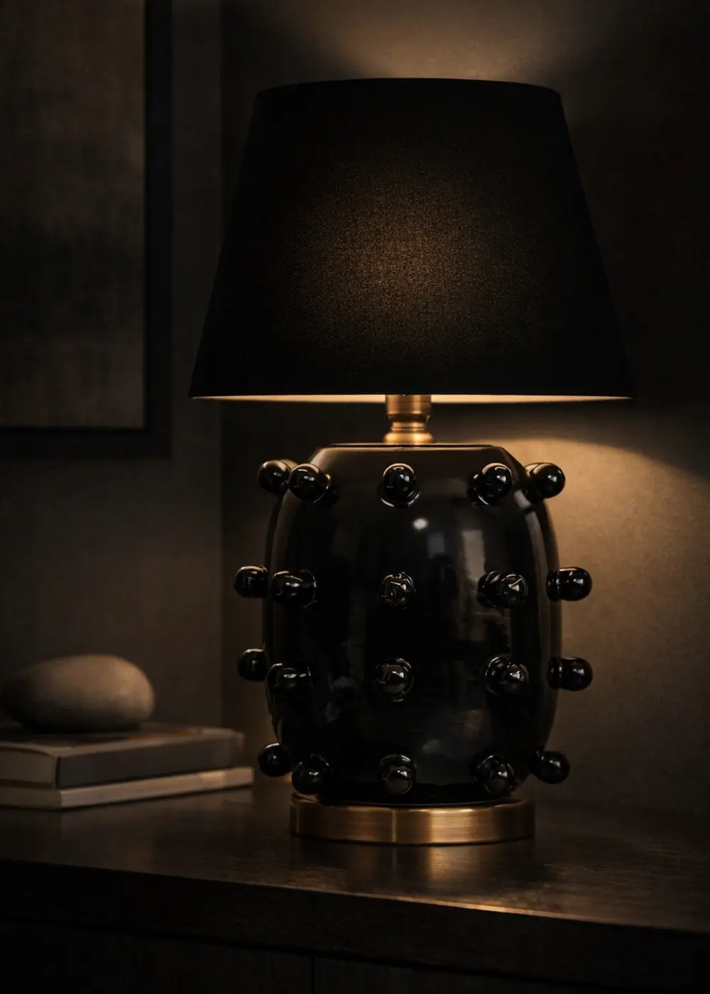 Siyah Roma Seramik Abajur – El Yapımı – Siyah Başlık