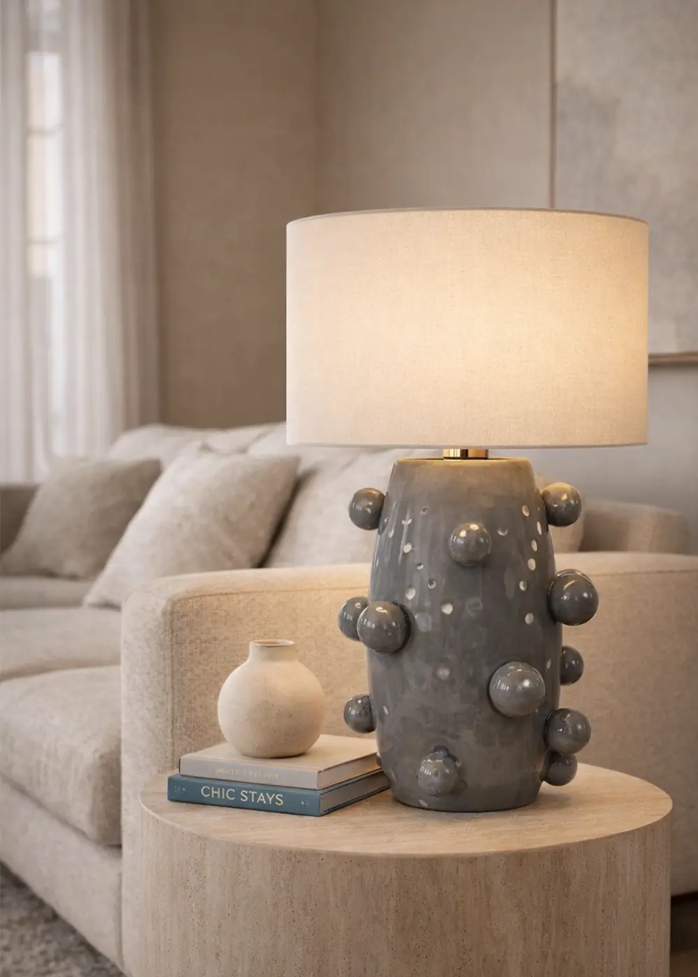 Nova Gri Seramik El Yapımı Abajur – Krem Başlık