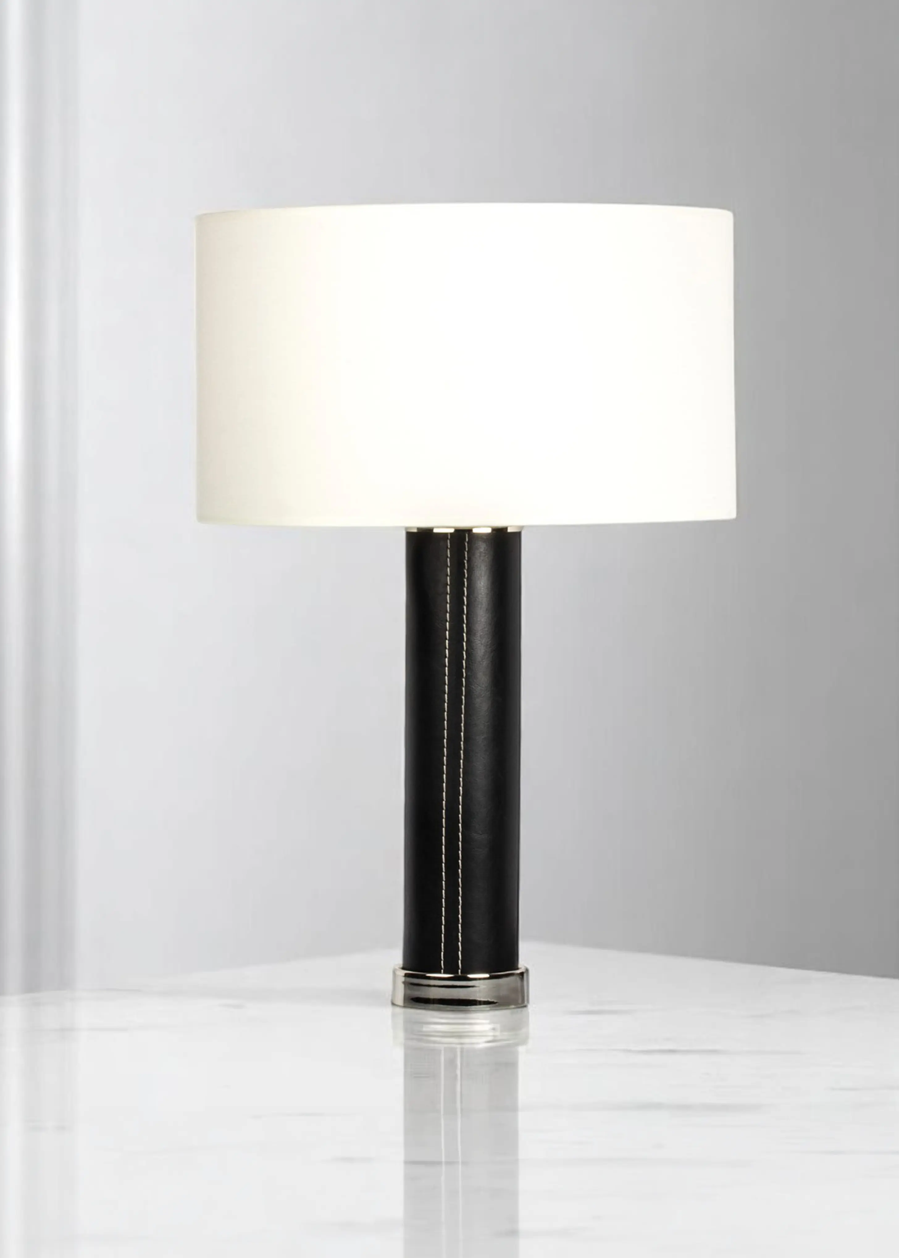 Monterey Siyah Deri Gövdeli Abajur - Krem Şapkalı