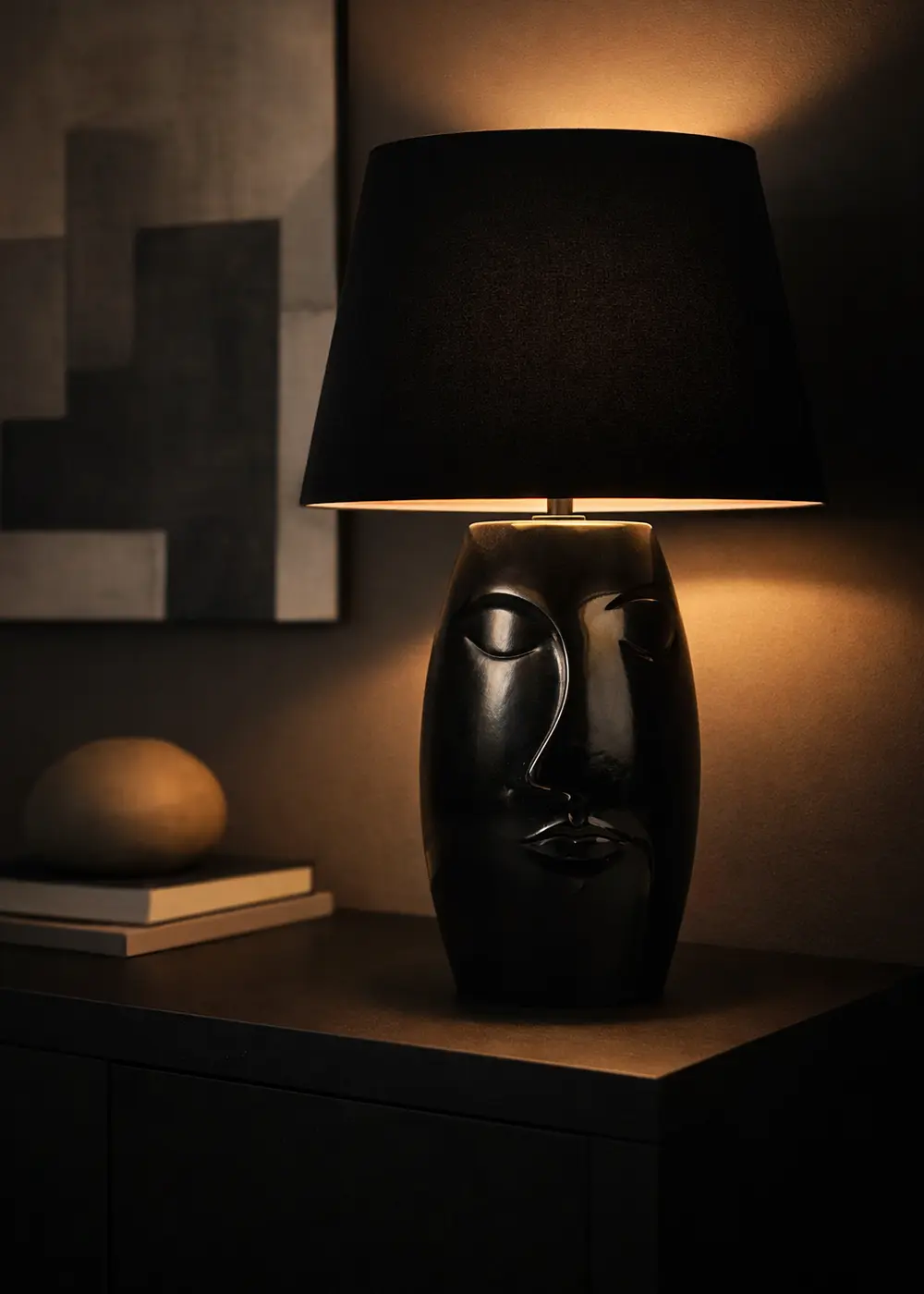 El Yapımı Modern BARCELONA Abajur – Siyah Seramik Yüz Formlu, Siyah Başlıklı Tasarım