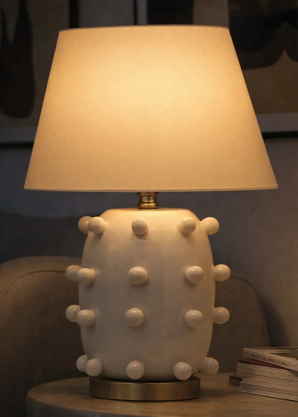 Beyaz Roma Seramik Abajur – El Yapımı