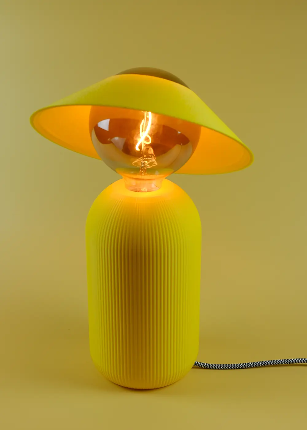 SPECTRA / FLARE Solar Yellow Masa Lambası