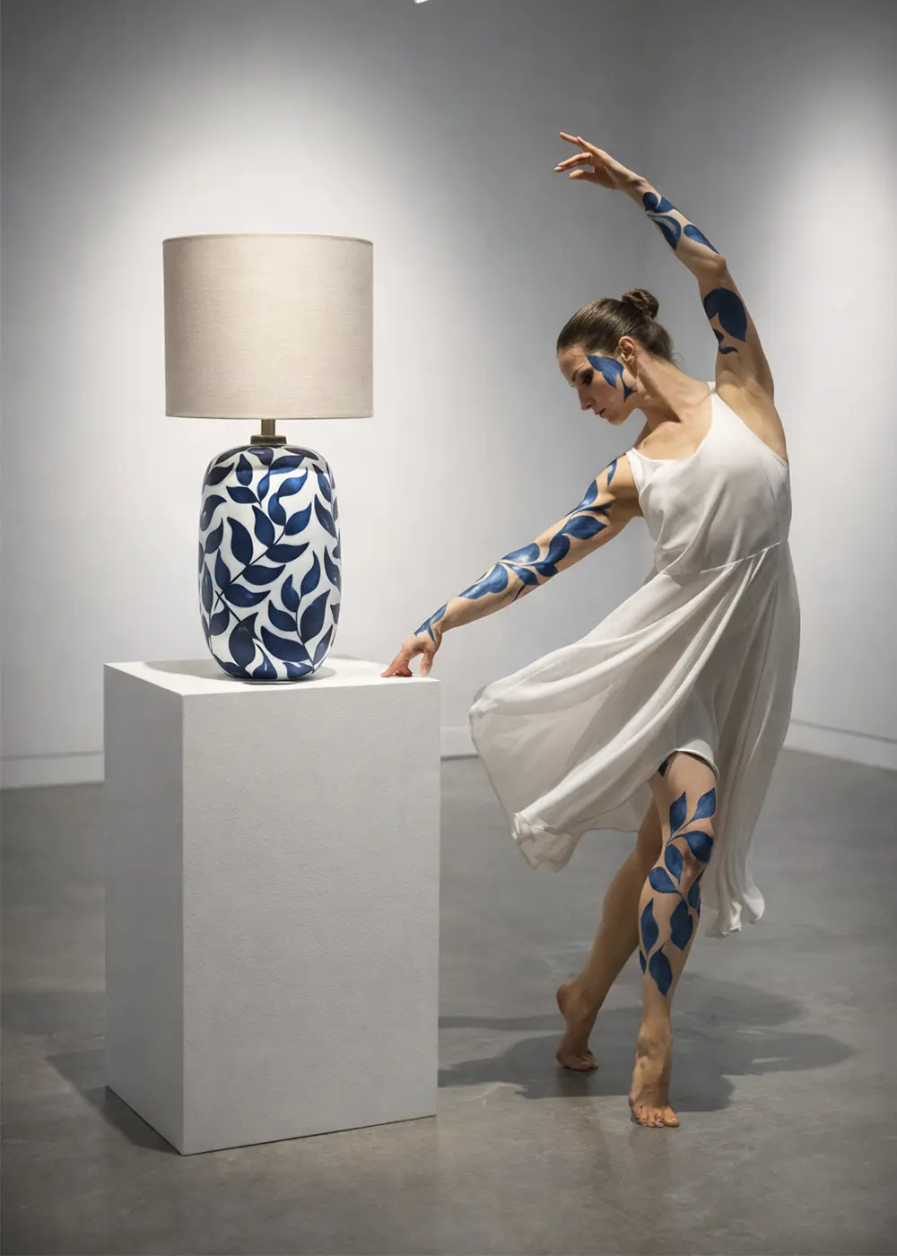 Lacivert Yaprak Desenli Abajur