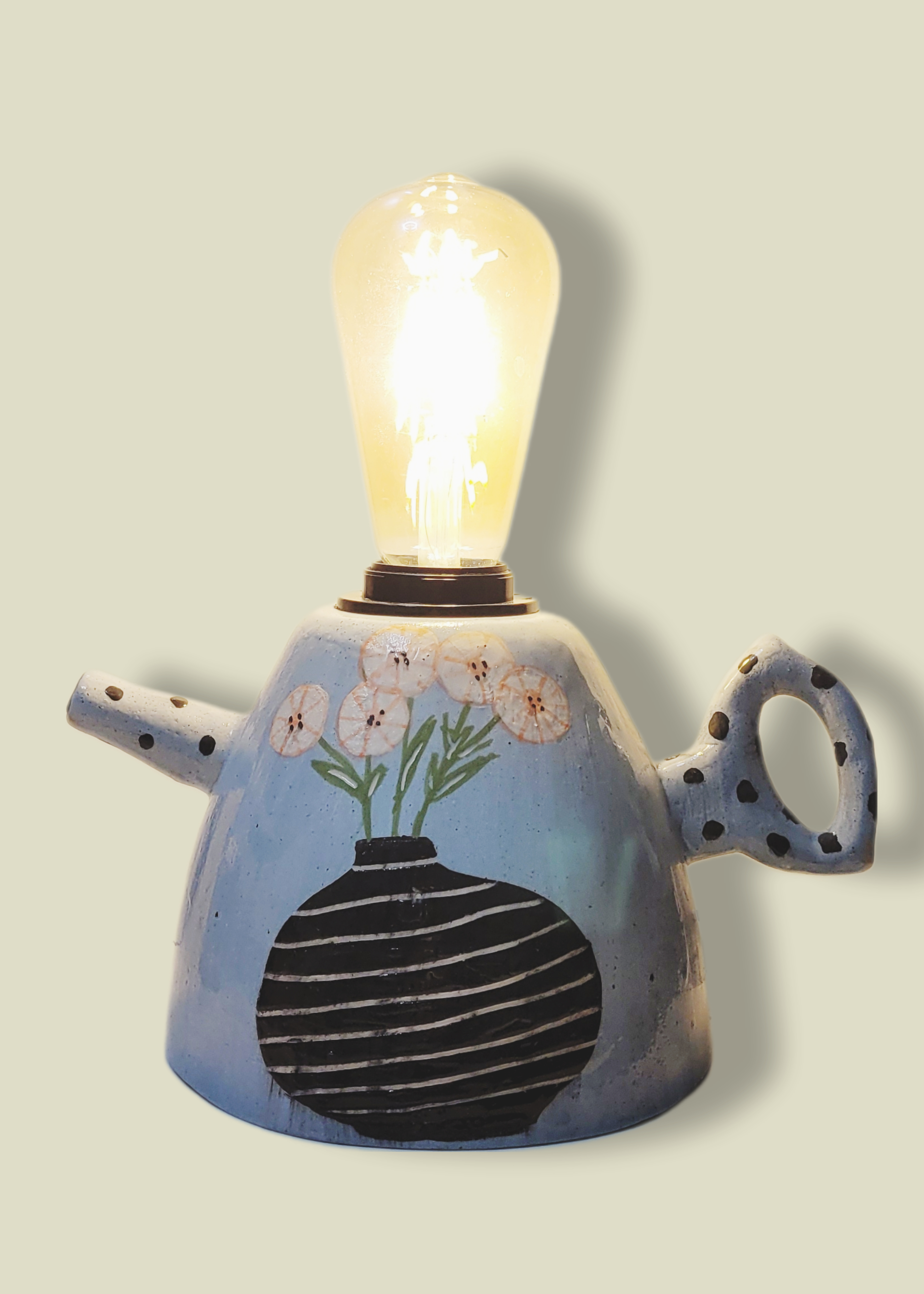 Çaydanlık Formlu Vazoda Çiçekler Seramik Aydınlatma