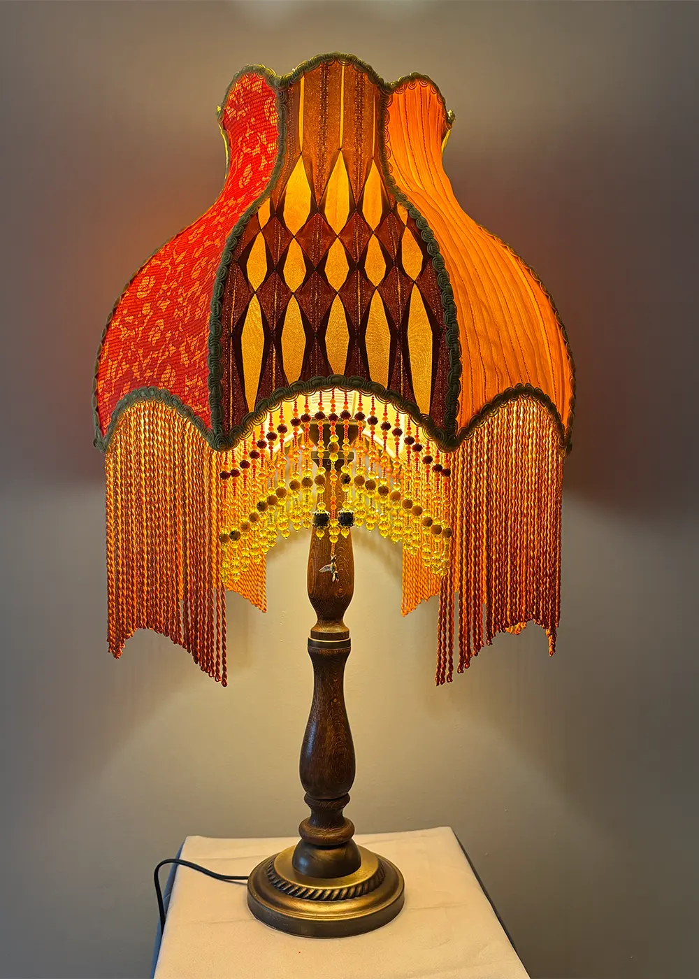 Sarı El Yapımı Abajur I  Fransız Danteli & Kristal Boncuk İşlemeleli I Ahşap Ayak