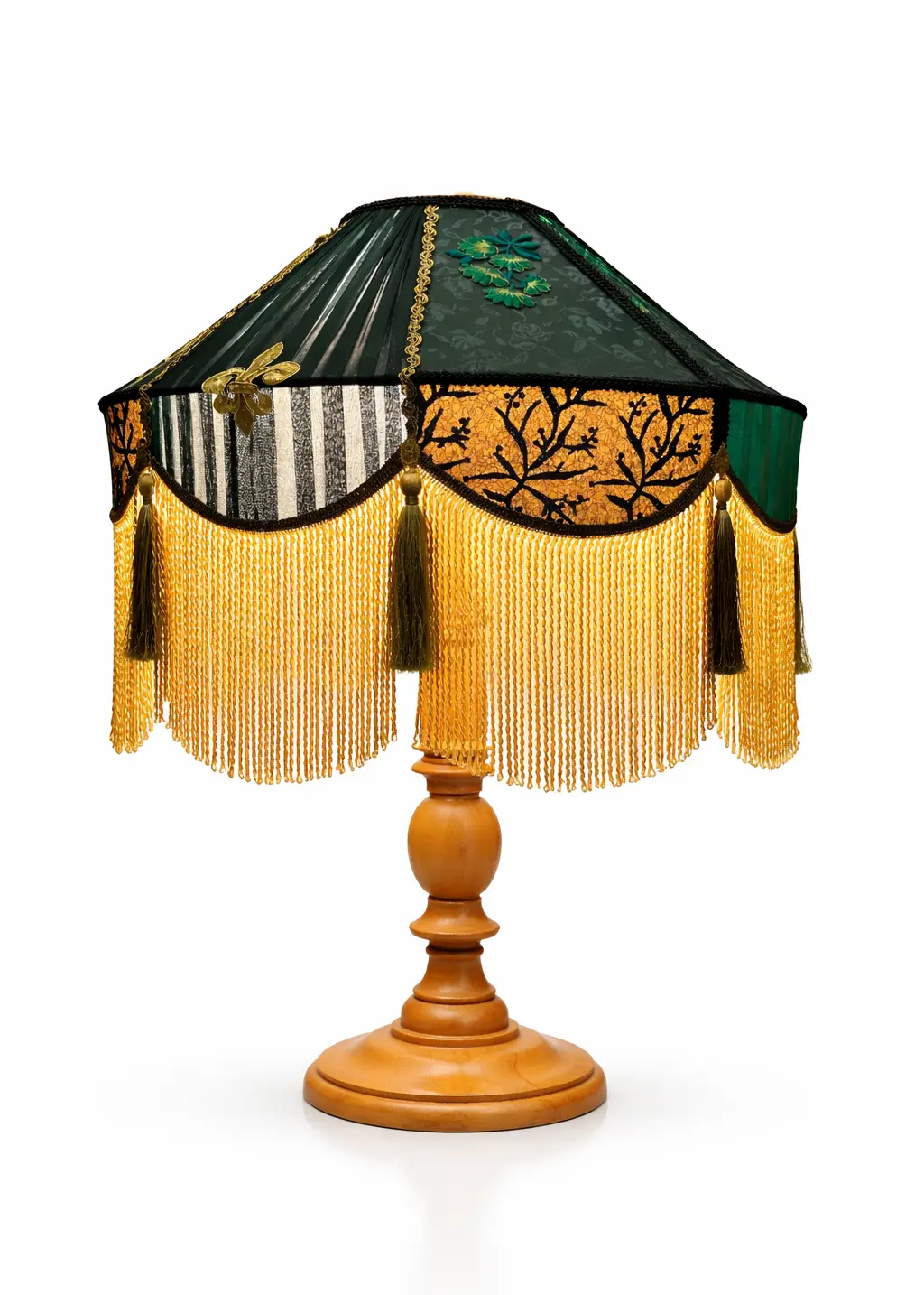 Yeşil El Yapımı Abajur | Nakış İşlemeli | Ahşap Ayak
