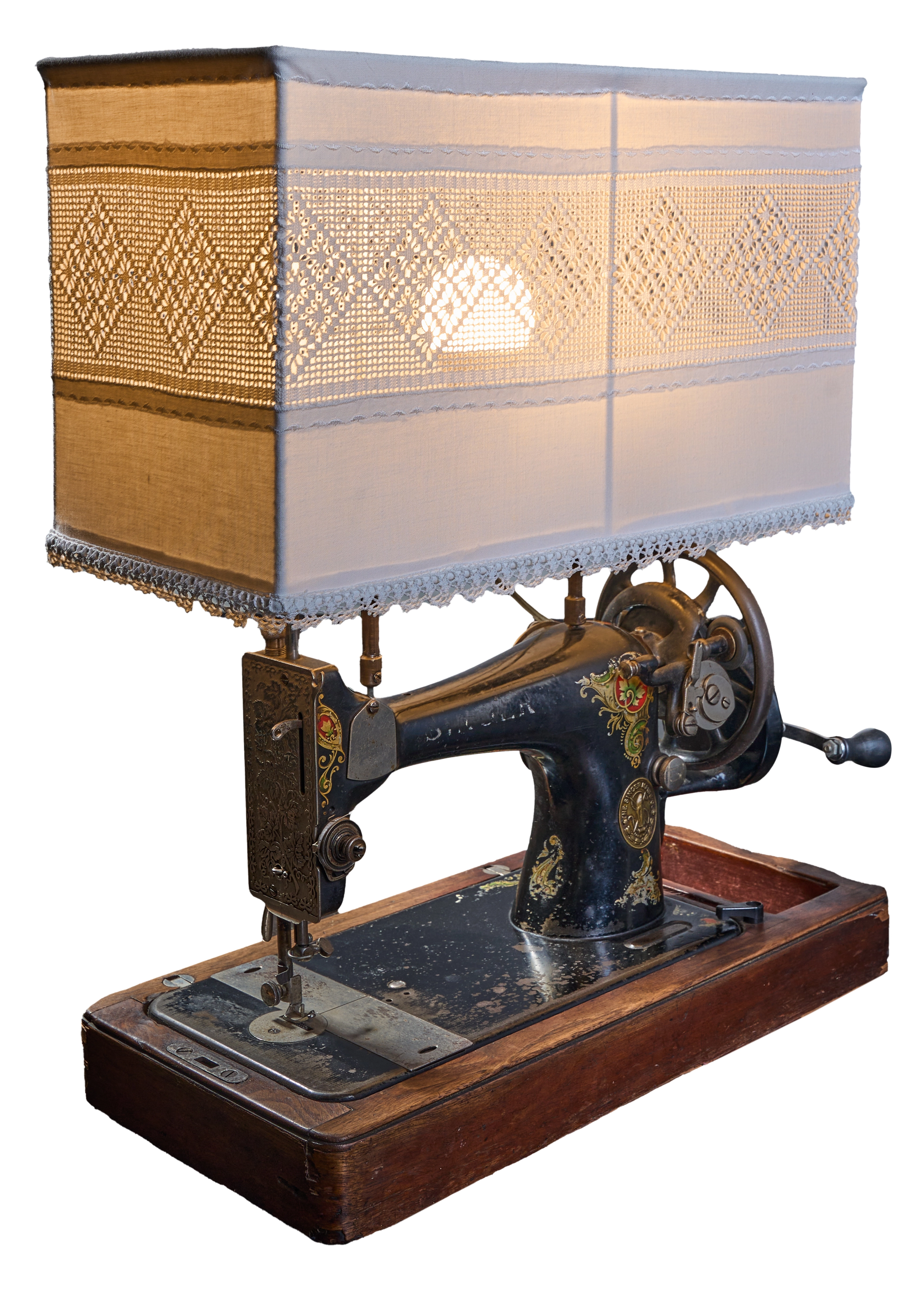 Antika Singer Dikiş Makinesi Dantel Başlıklı Abajur